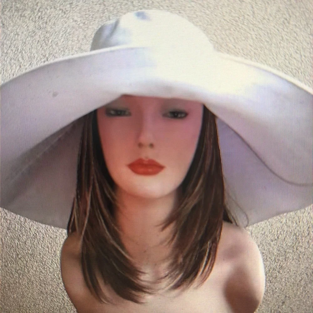 Extra Large Brim Sun hat in cotton for true sun protection.